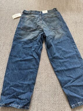 H&M Men’s 32/30 Washed Blue Jeans. Baggy wide fit.